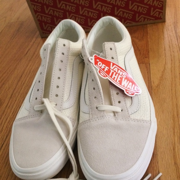 vans old skool lace up sneakers